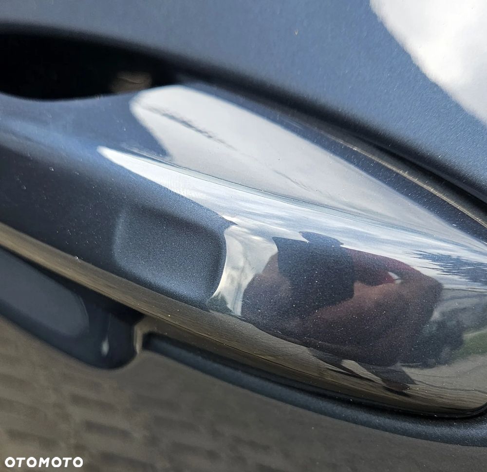 Volvo V60 B4 B DKG Plus Dark - 10