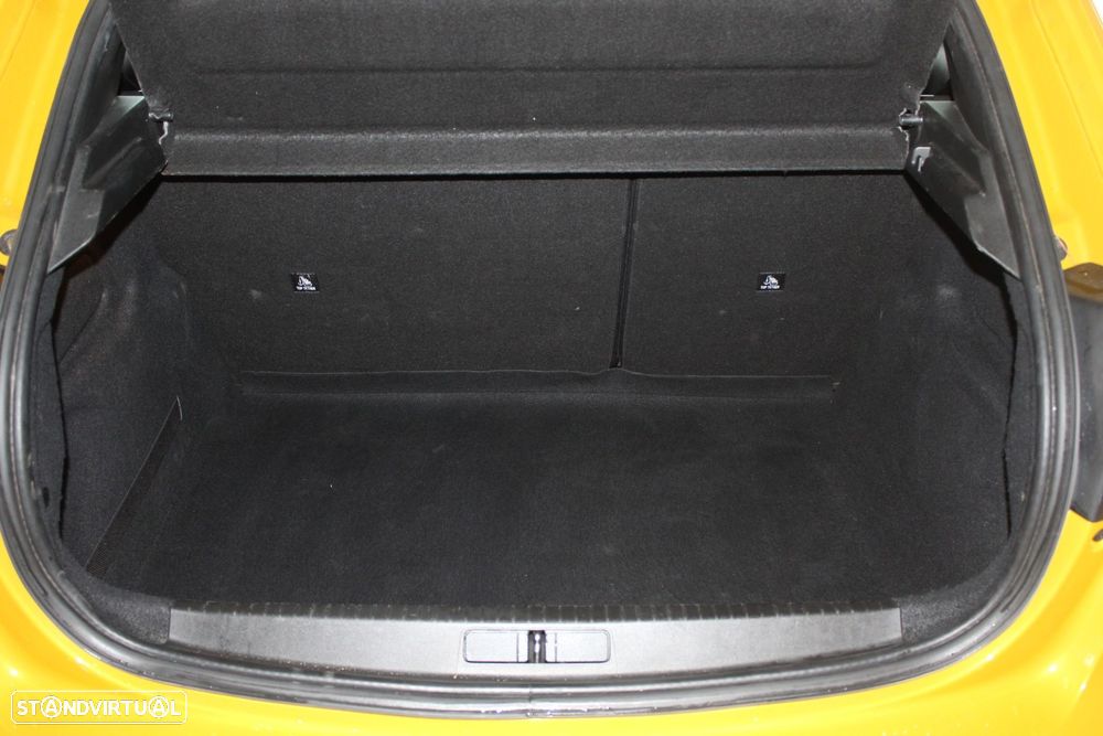 Peugeot 208 1.2 PureTech Active Pack - 11