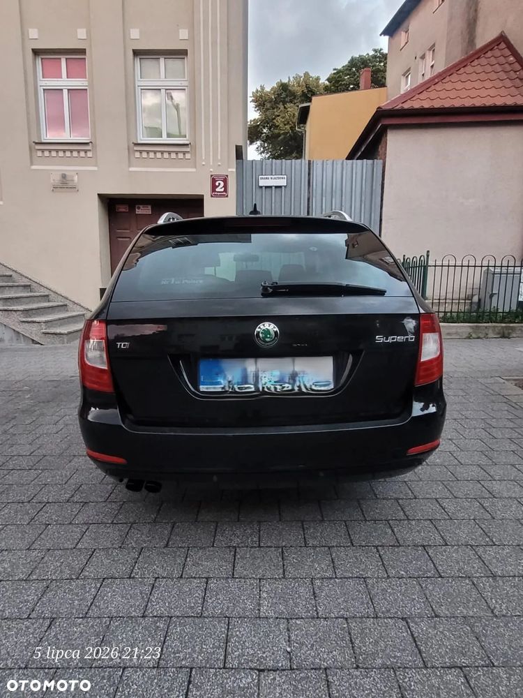 Skoda Superb 2.0 TDI Family DSG - 2