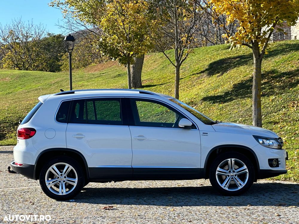 Volkswagen Tiguan 2.0 TDI SCR 4MOTION BlueMotion Technology DSG Lounge Sport & Style - 32