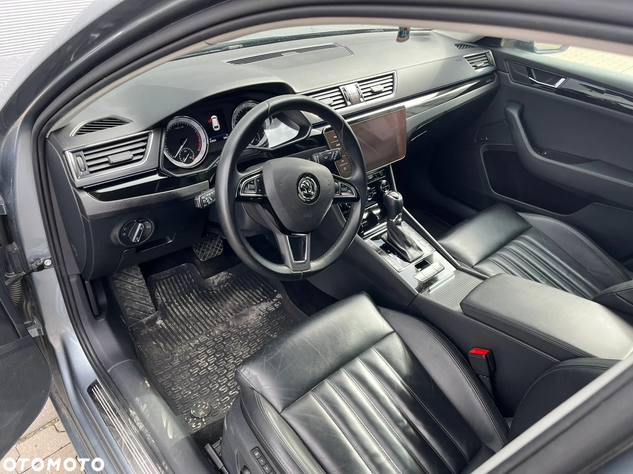 Skoda Superb 1.8 TSI L&K DSG - 8
