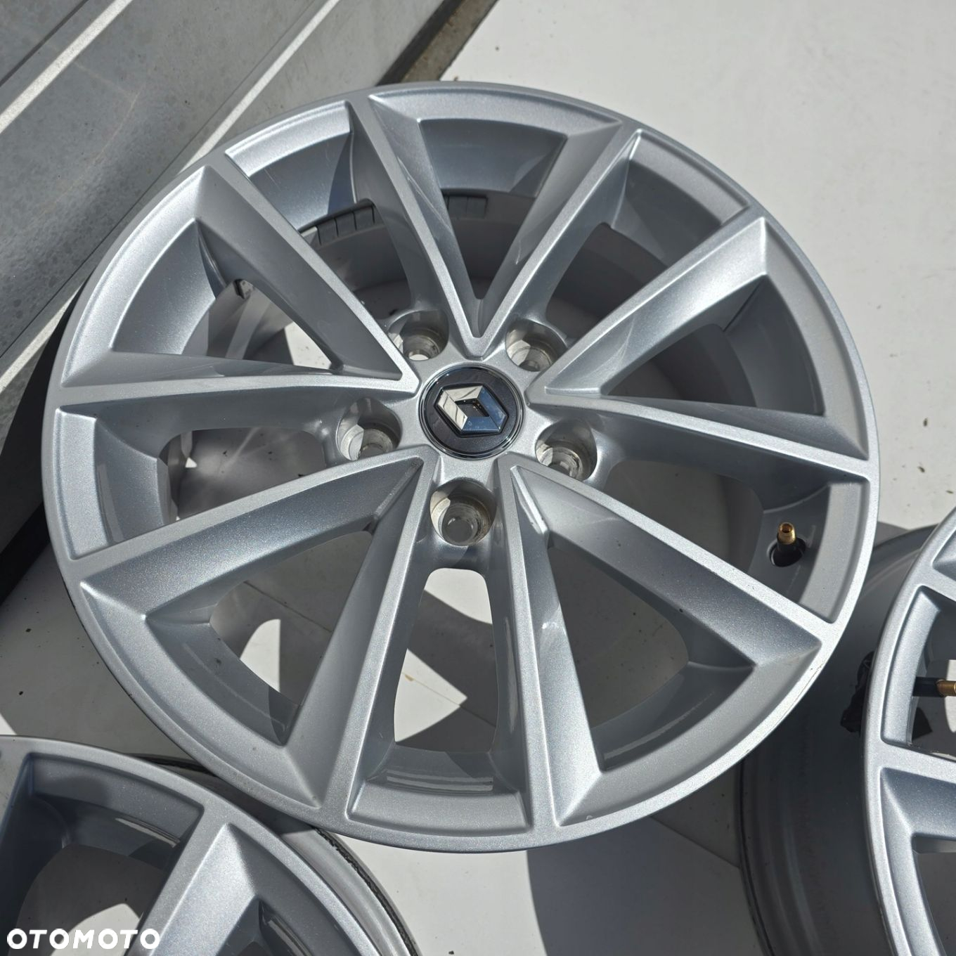RENAULT MEGANE SCENIC FLUENCE TALISMAN CAPTUR TRAFIC 16 5X114.3 ET41 4X - 6
