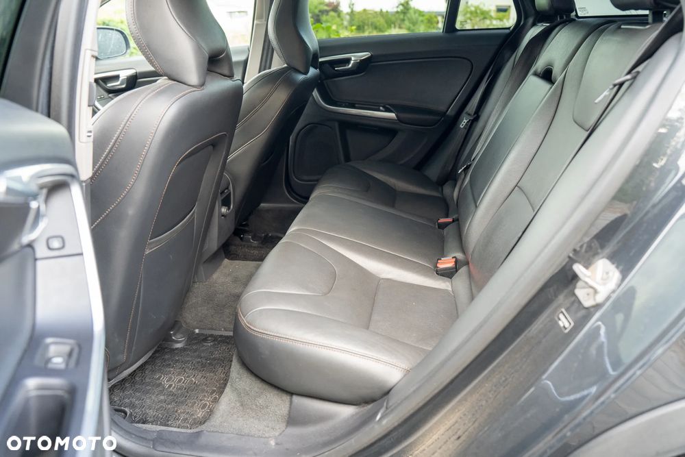 Volvo V60 Cross Country - 20