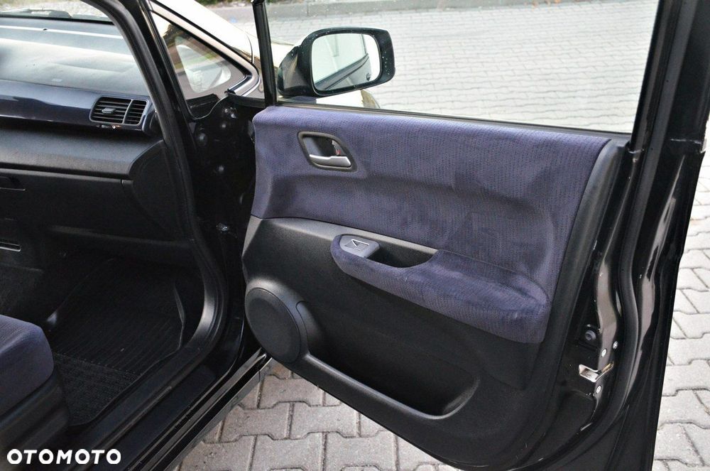 Honda FR-V - 15