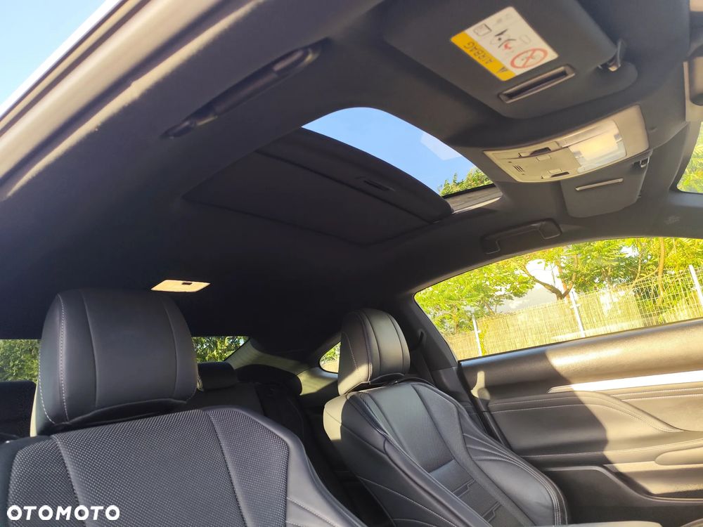 Lexus RC 200t / 300 F Sport - 26