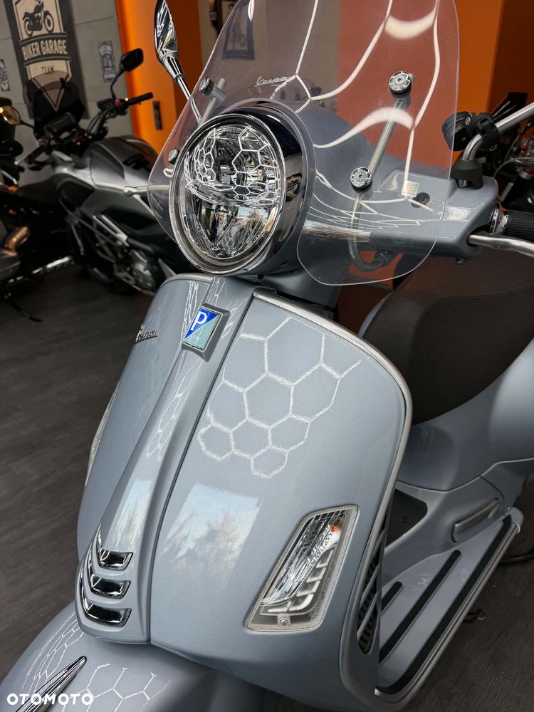 Vespa GTS - 24