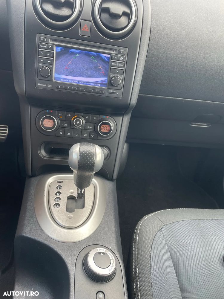 Nissan Qashqai 2.0 DCI 4 x 4 DPF Aut acenta - 8