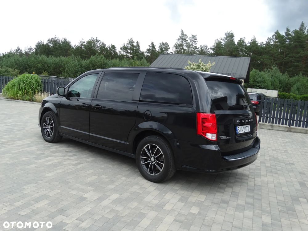 Dodge Grand Caravan 3.6 R/T - 37