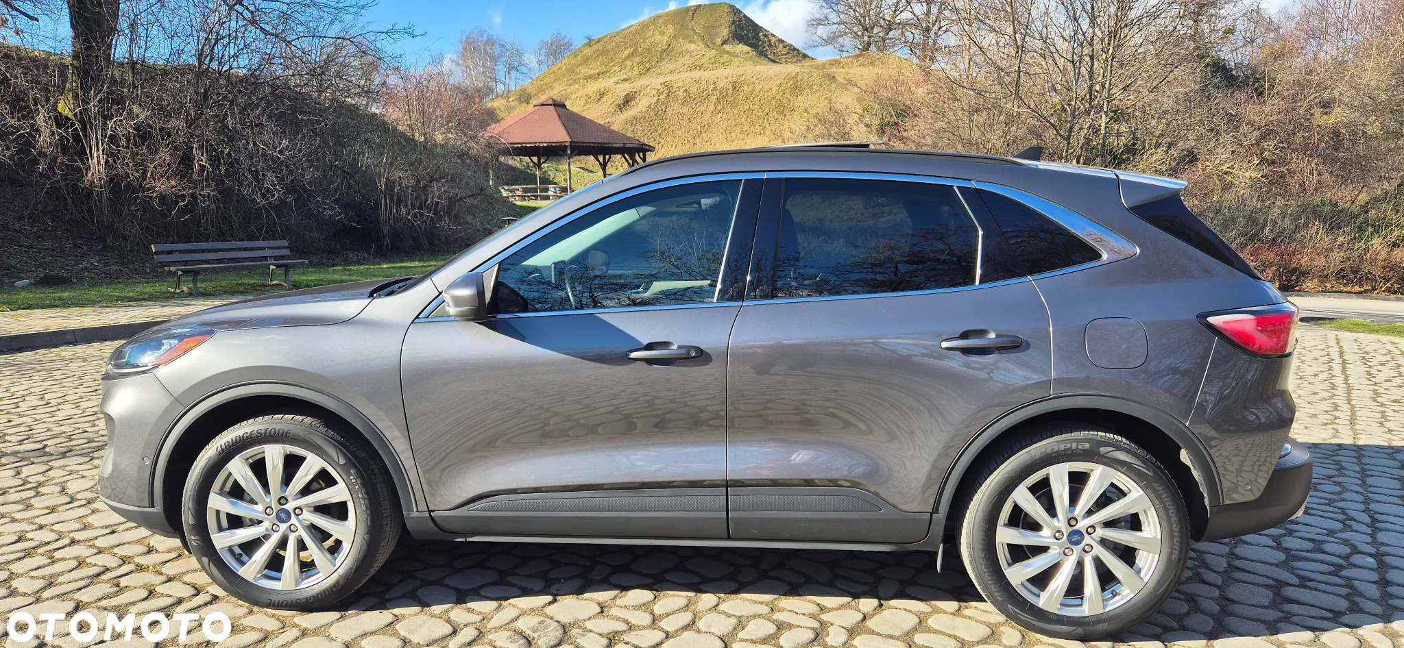 Ford Kuga 2.5 FHEV AWD Titanium - 4