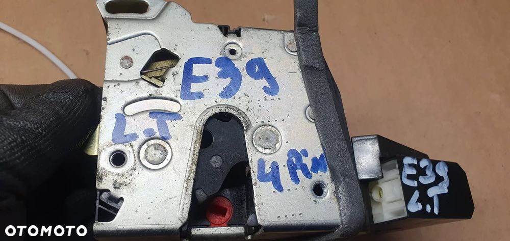 Zamek prawy przód BMW 5 E39 Europa 8352165 - 8