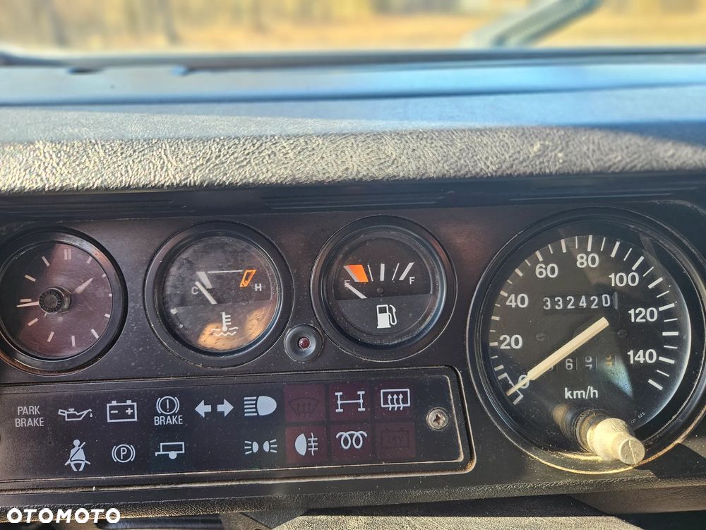 Land Rover Defender 2.5 TDI - 9