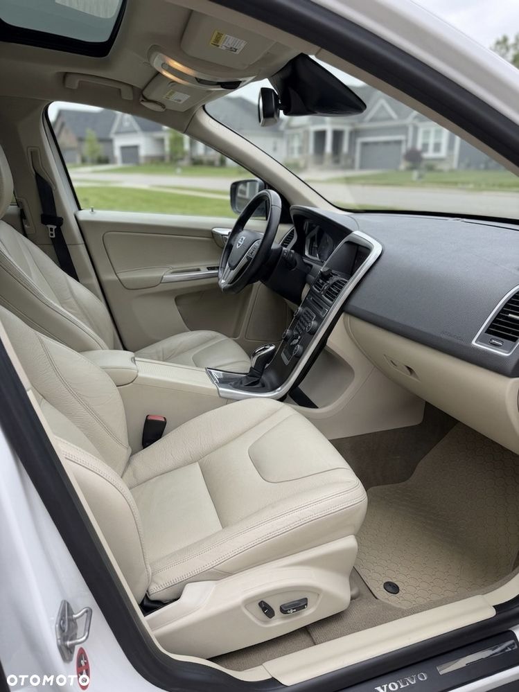 Volvo XC 60 3.2 AWD RDesign - 15