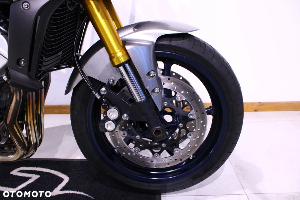 Yamaha FZ - 24