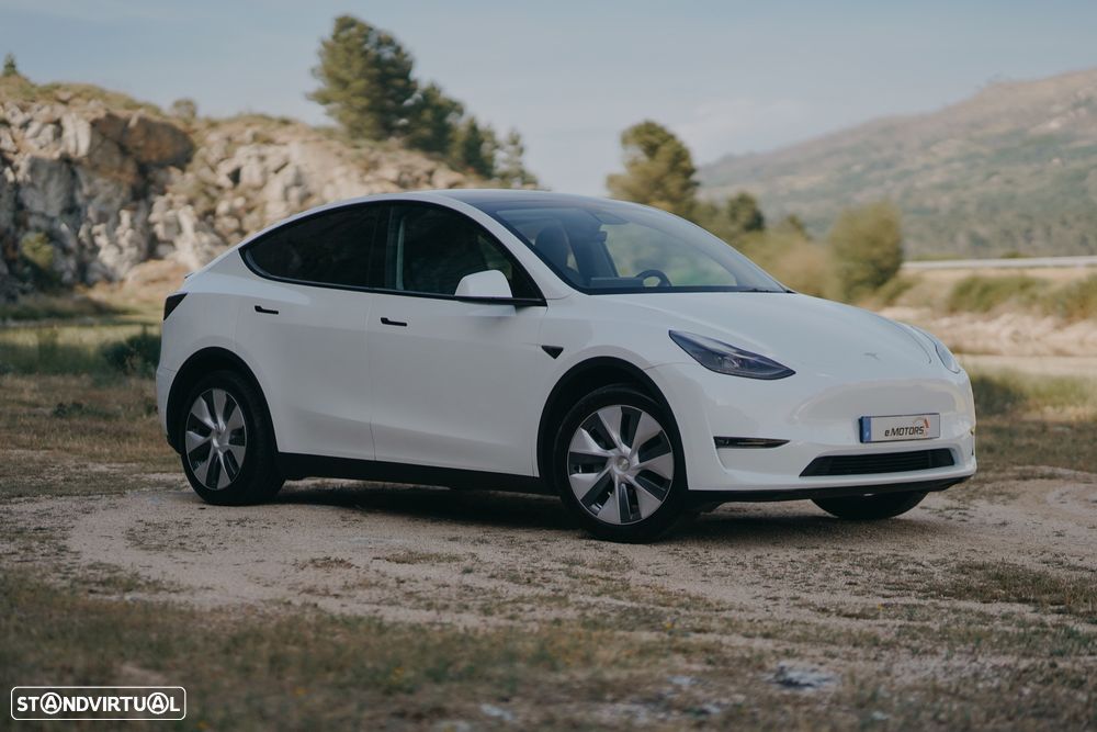 Tesla Model Y Long Range Dual Motor AWD - 3