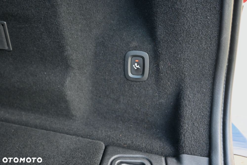 Volvo XC 60 D4 Geartronic Momentum Pro - 35