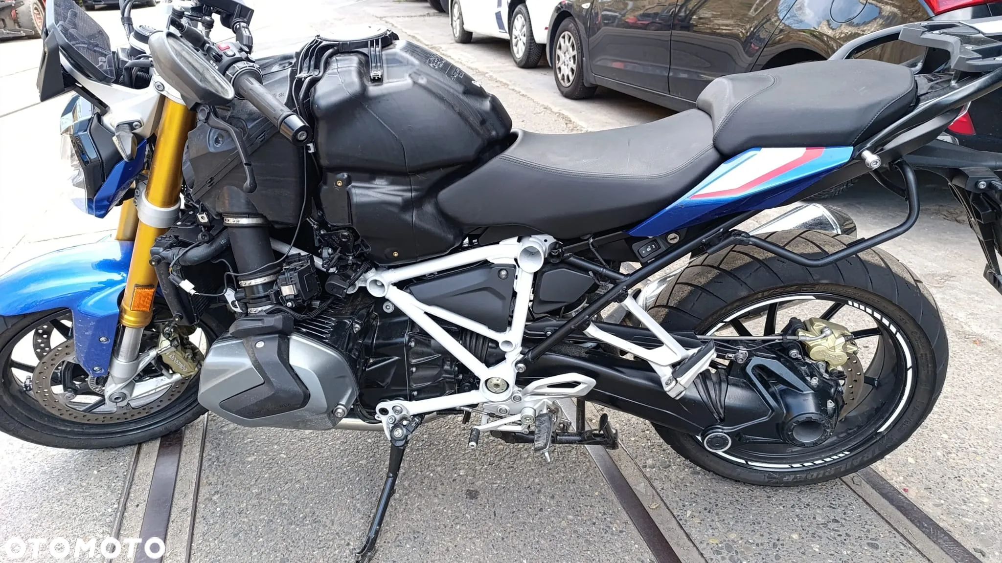 BMW R - 1