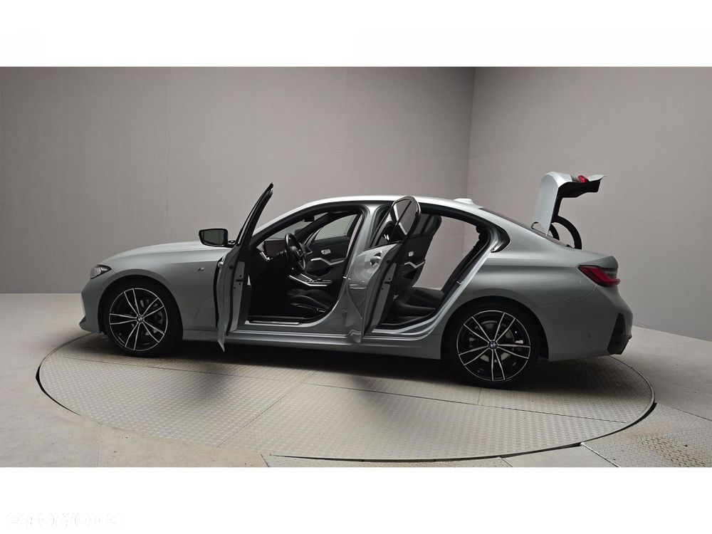 BMW Seria 3 320d xDrive M Sport - 14