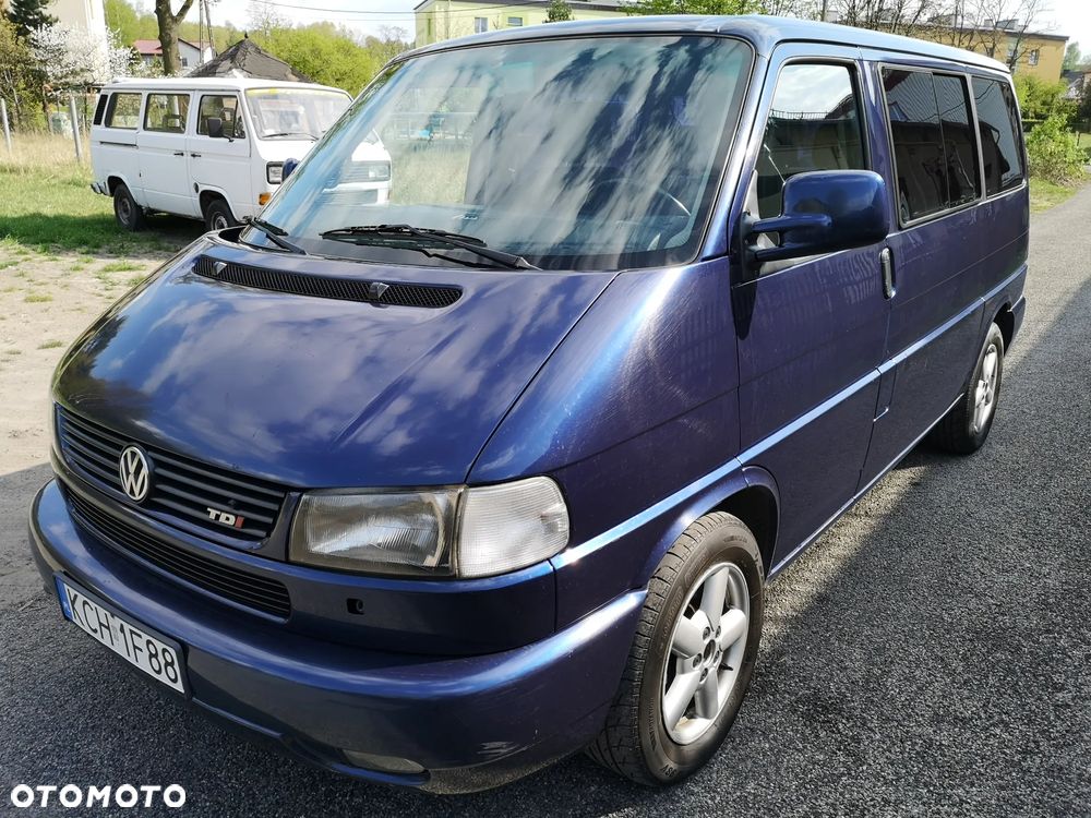 Volkswagen Caravelle - 1