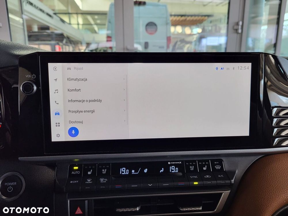 Toyota Camry - 18