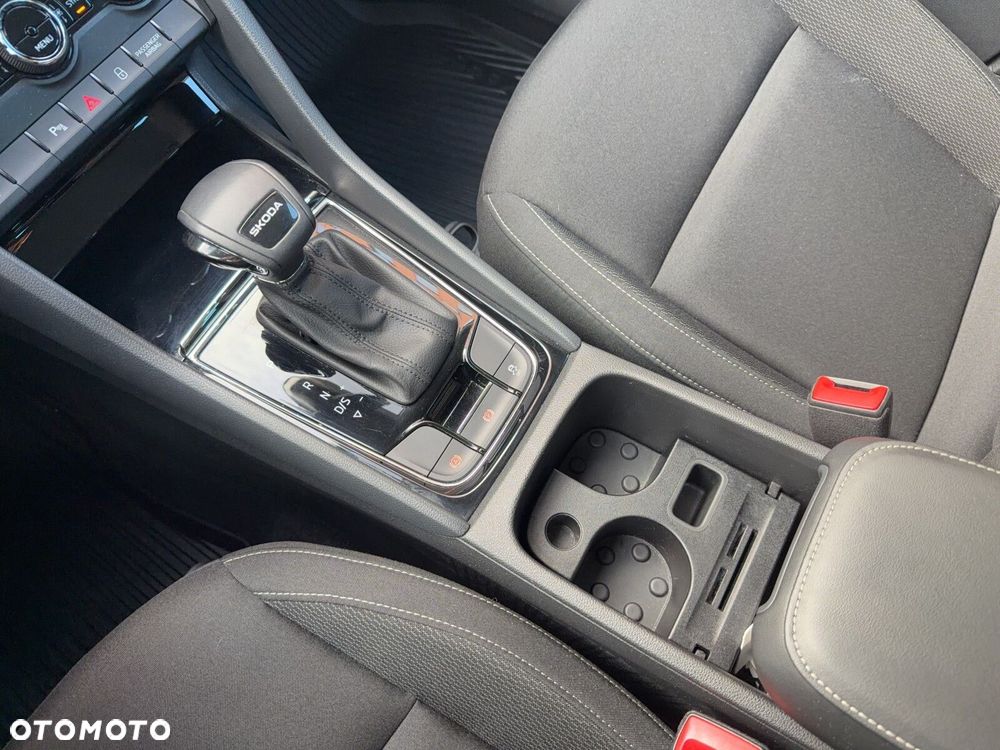 Skoda Karoq 1.5 TSI ACT Selection DSG - 19