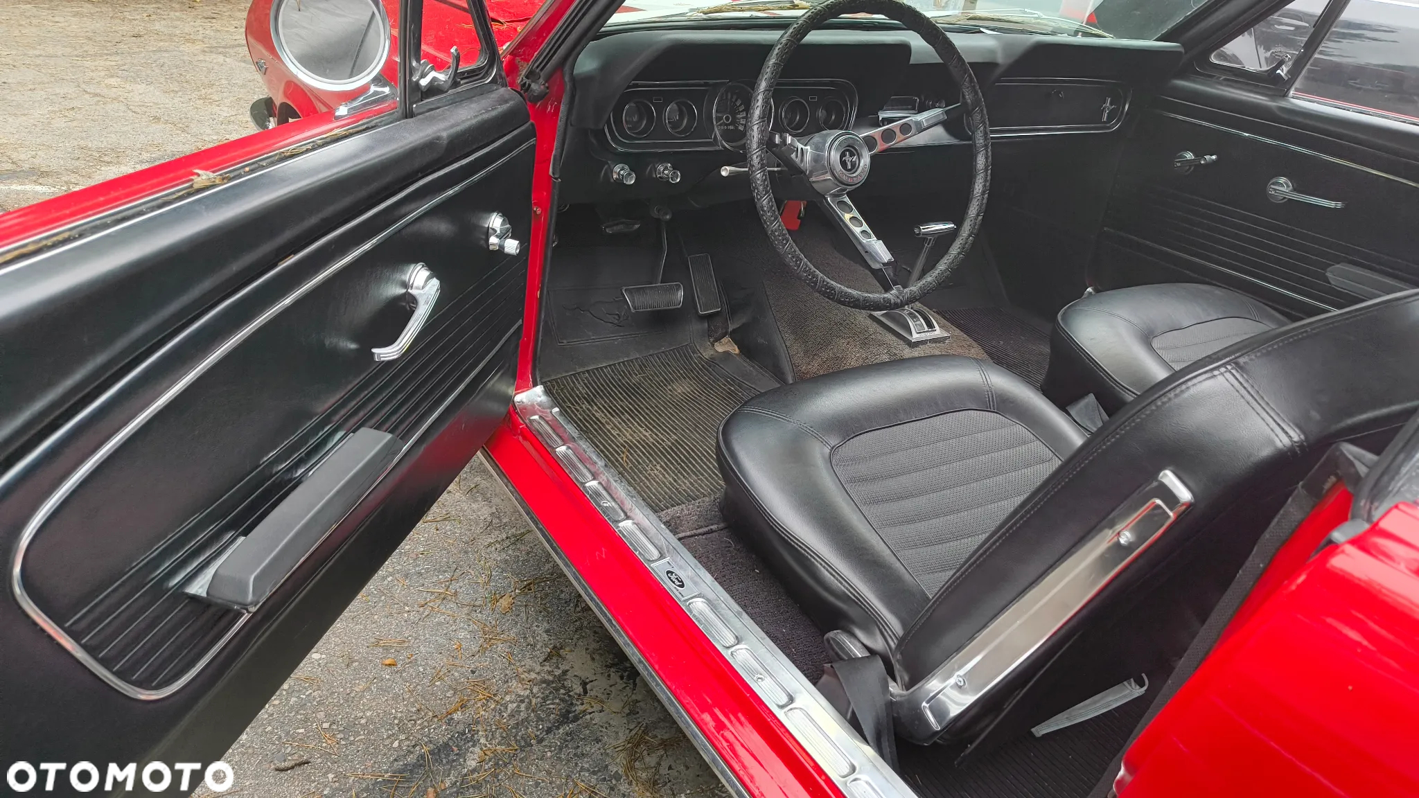 Ford Mustang - 8