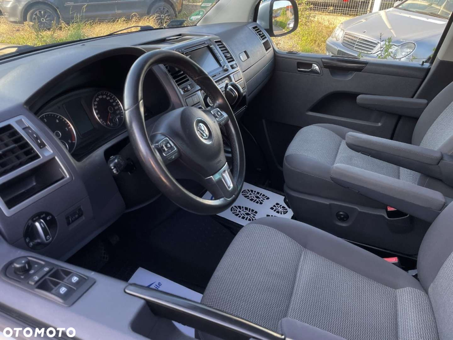Volkswagen Caravelle - 16