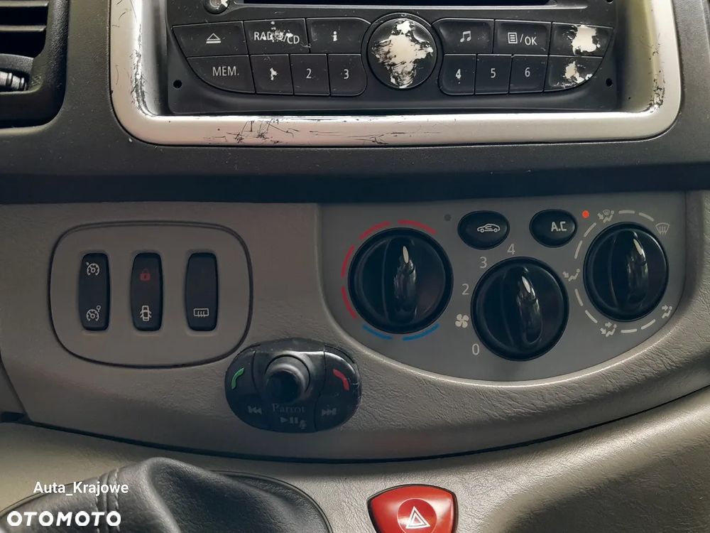 Renault TRAFIC - 13