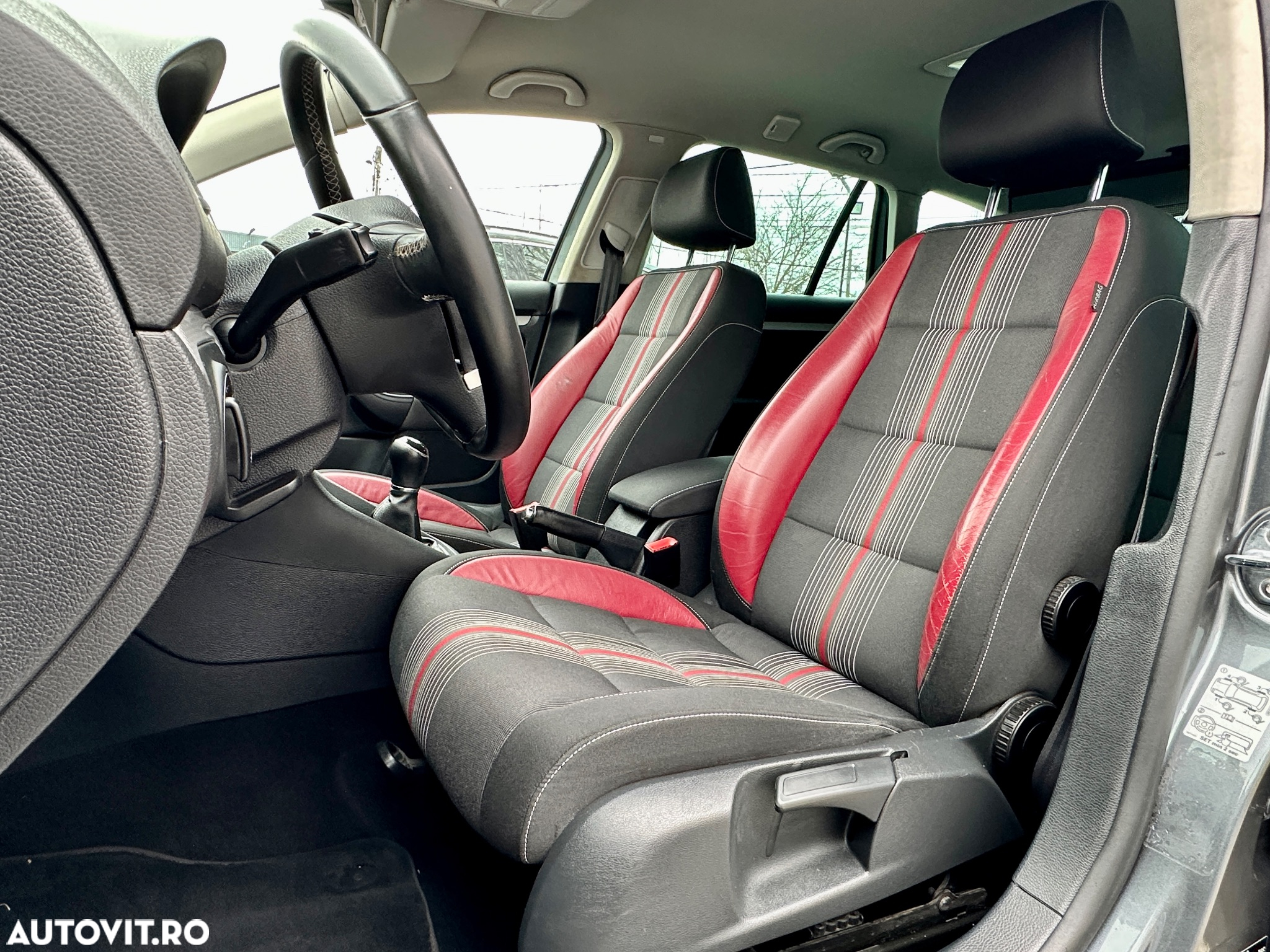 Volkswagen Golf 1.6 TDI DPF MATCH - 18