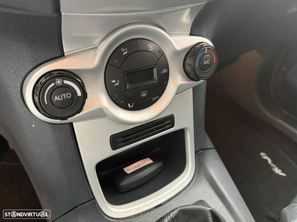 Ford Fiesta - 9