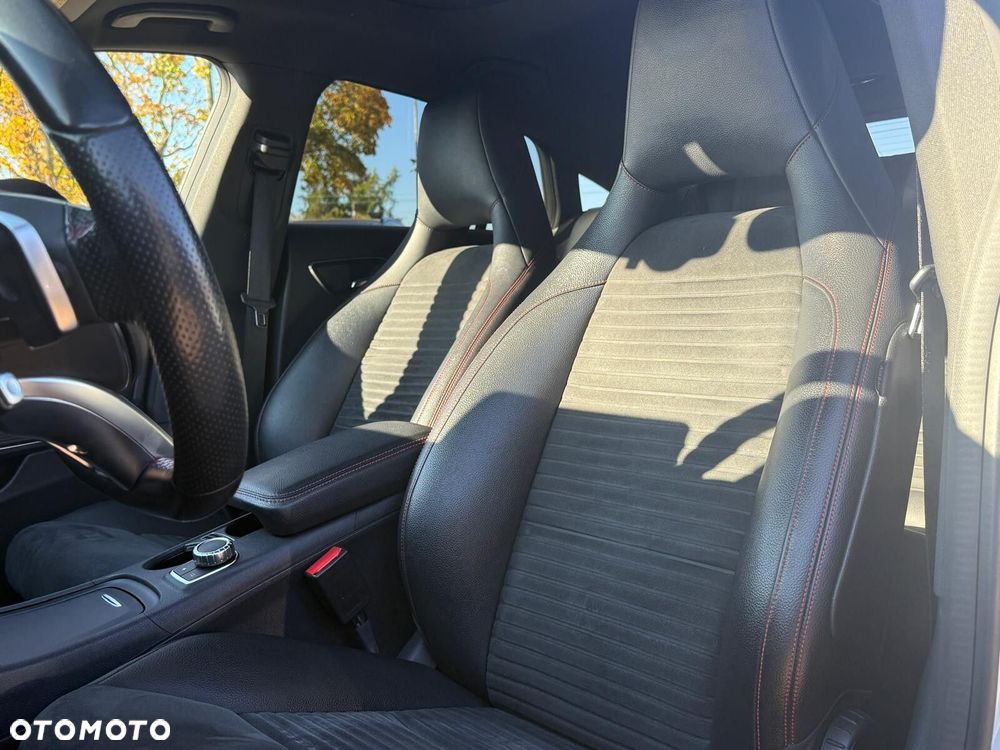 Mercedes-Benz CLA 200 7G-DCT AMG Line - 19