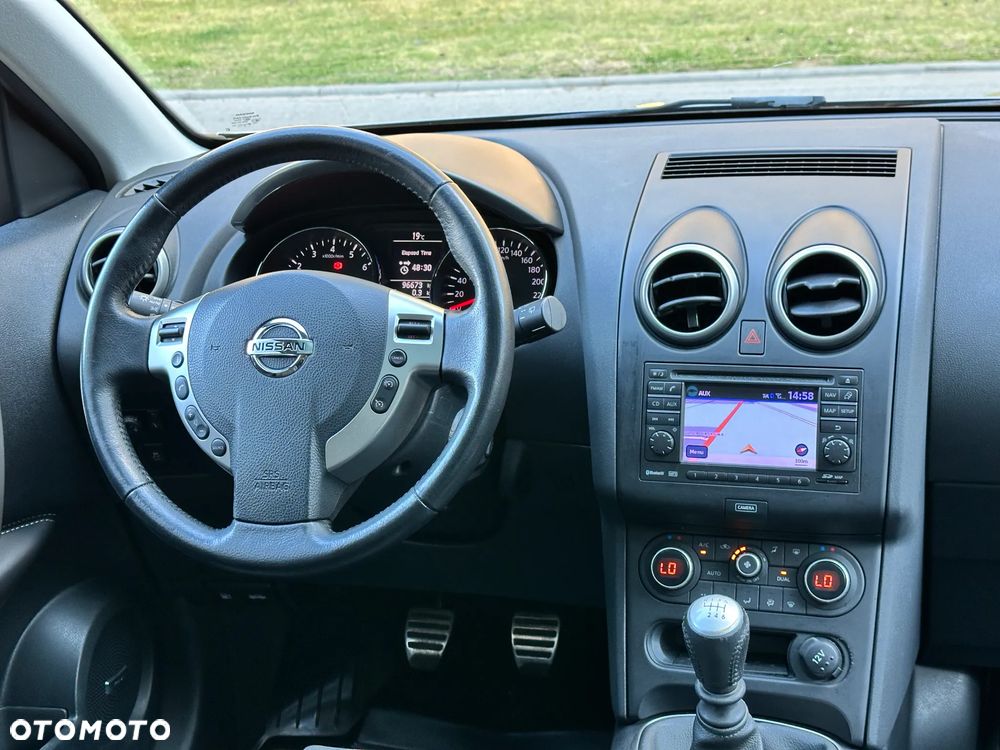 Nissan Qashqai 2.0 4x4 Tekna Premium - 27