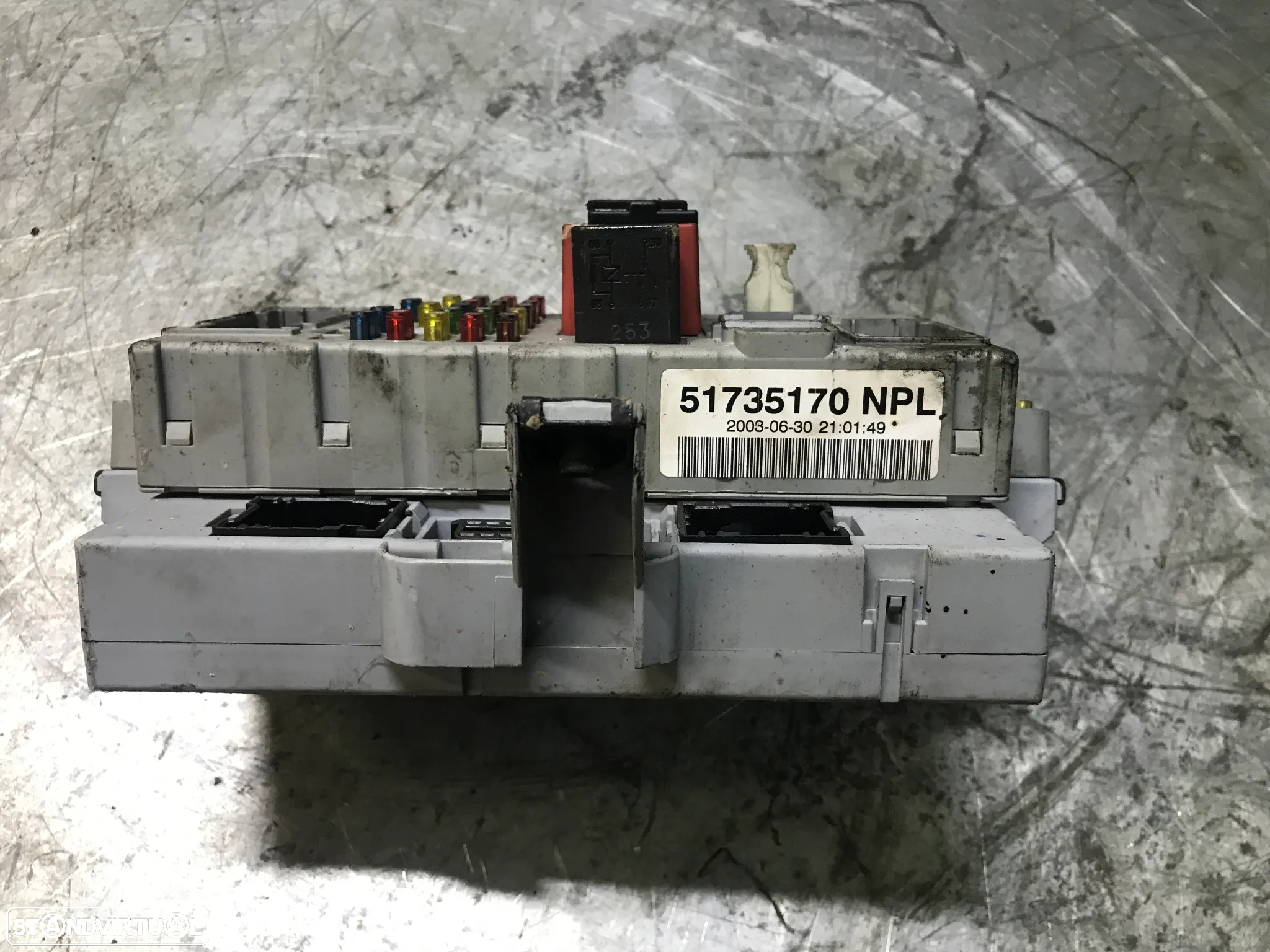 CAIXA DE FUSIVEIS FIAT PUNTO 188 99-04 51735170 - 2