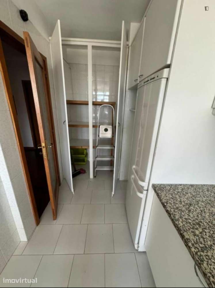 Apartamento com 1 quartos - localizado em Santa Marinha Porto - Grande imagem: 5/14