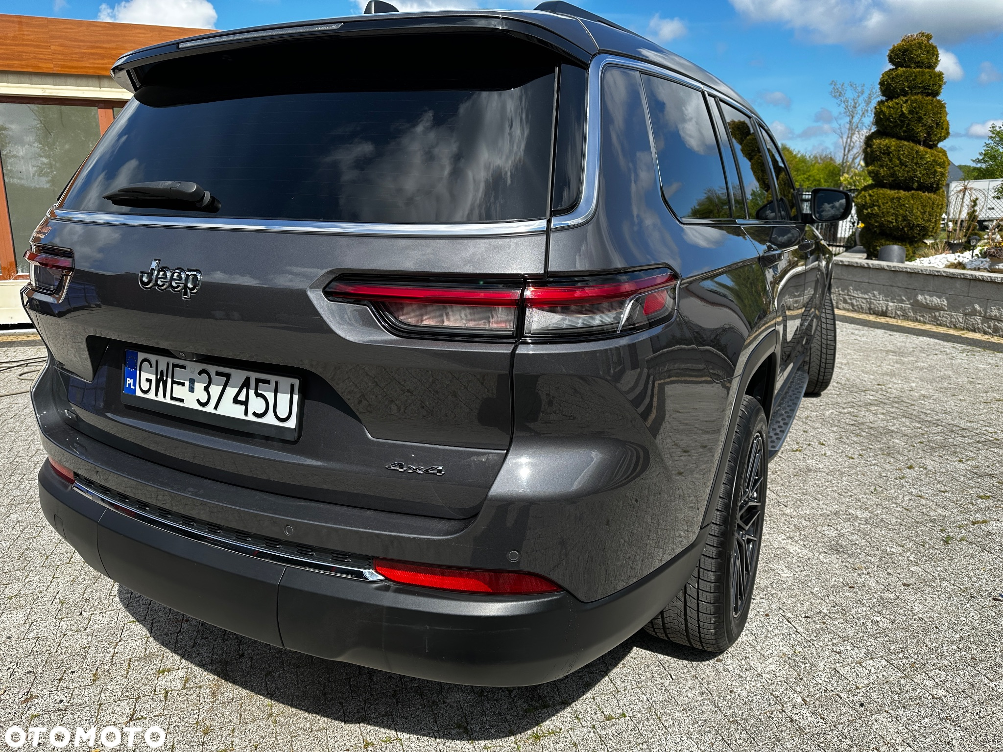 Jeep Grand Cherokee - 15