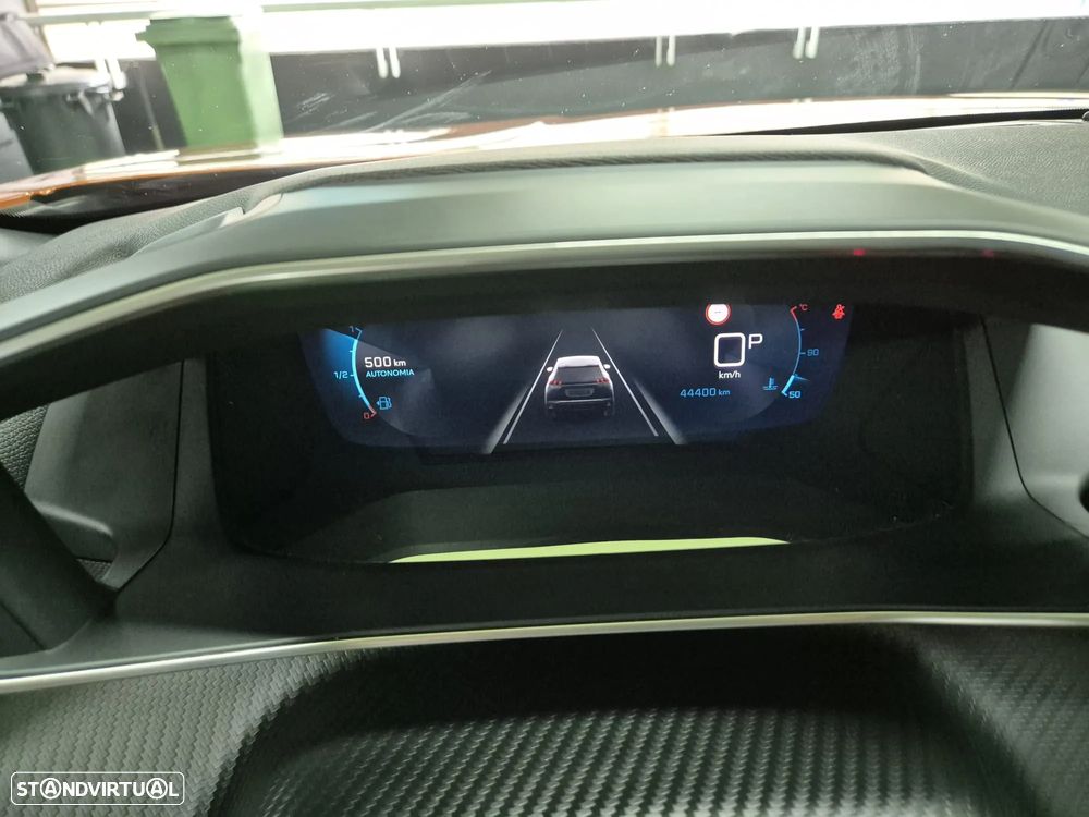 Peugeot 2008 1.2 PureTech Allure Pack EAT8 - 9
