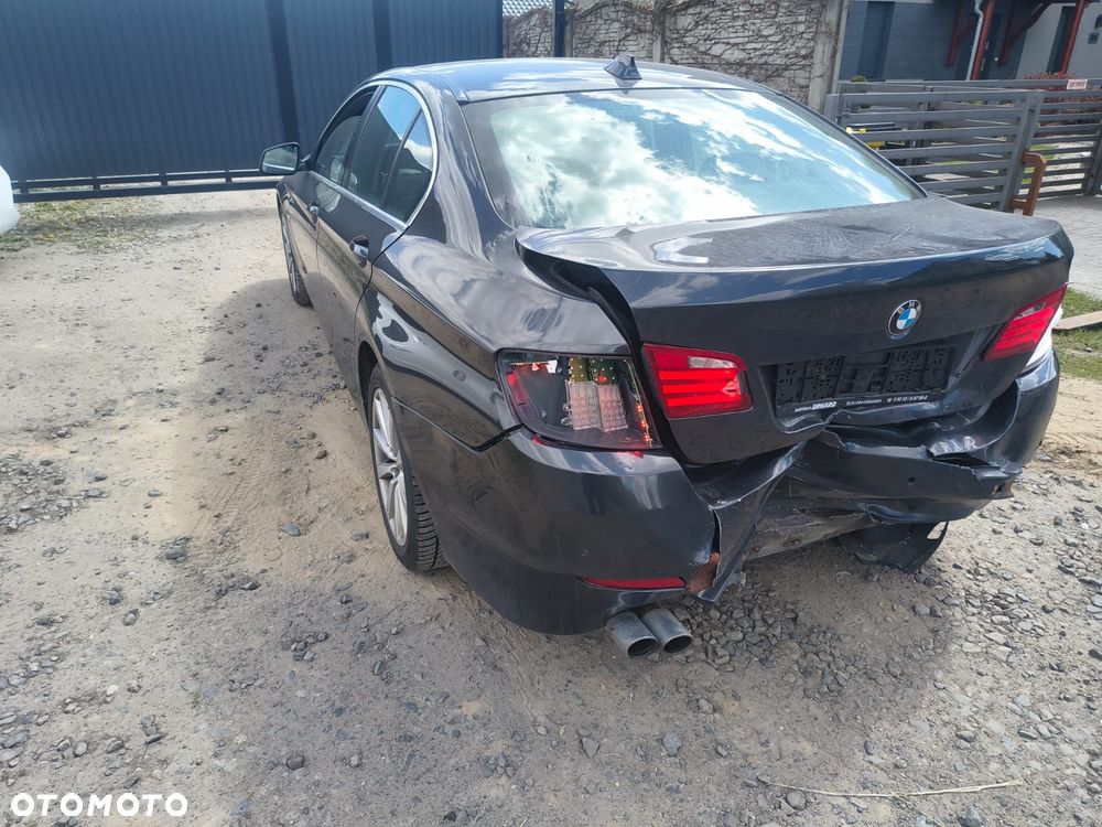 BMW Seria 5 525d Sport-Aut - 2