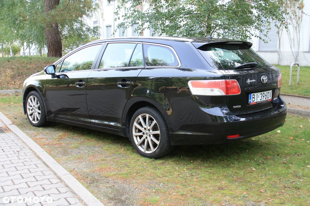 Toyota Avensis 1.8 Executive - 3