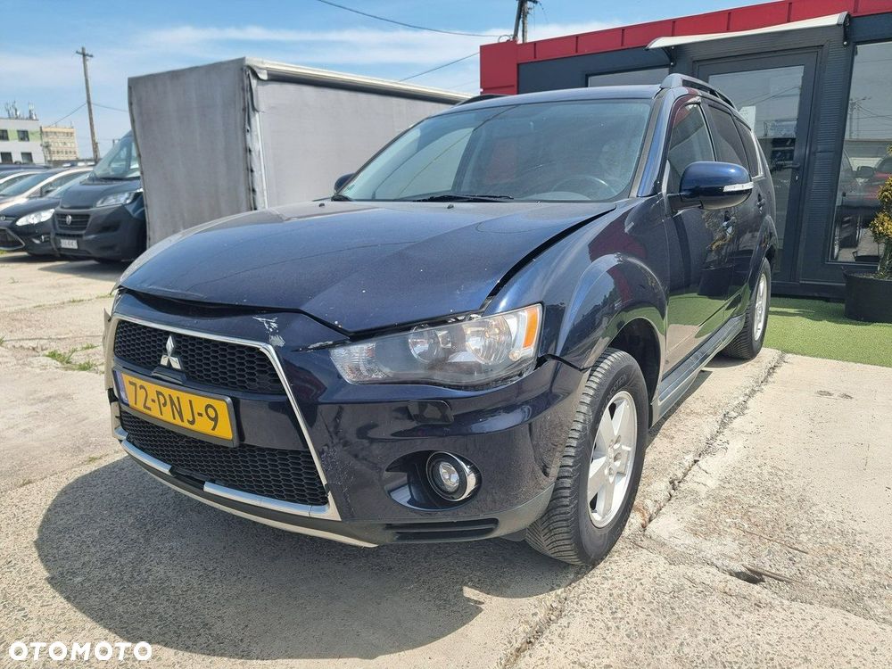 Mitsubishi Outlander - 8