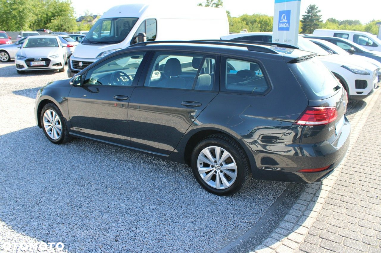 Volkswagen Golf - 9