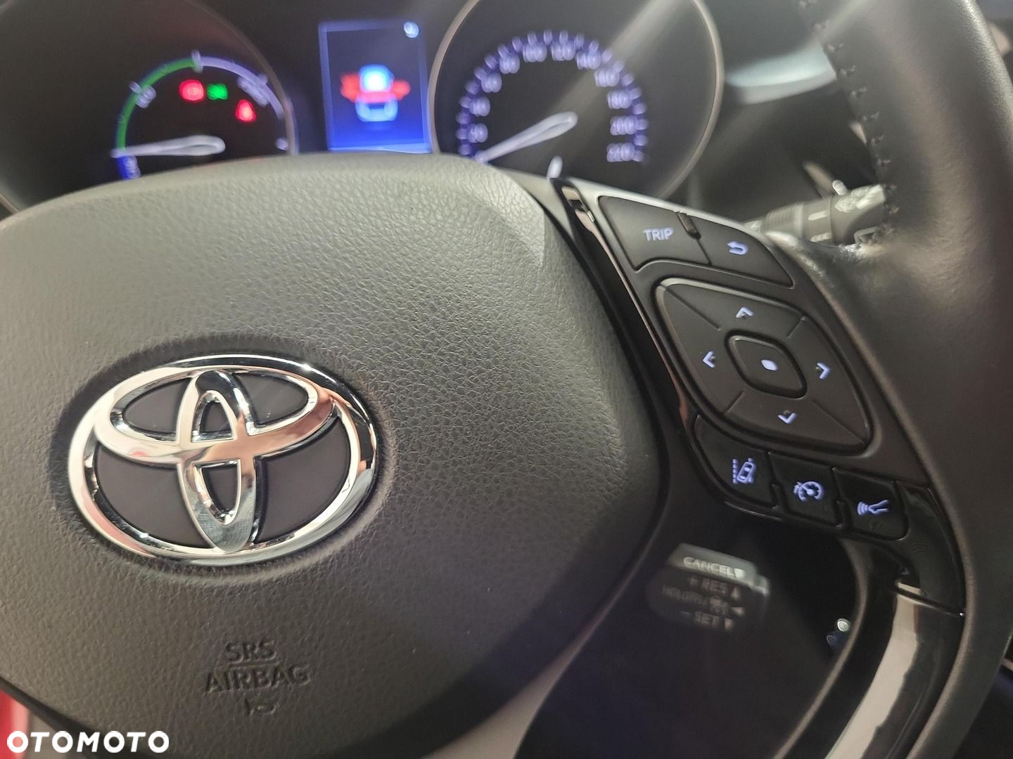 Toyota C-HR - 11