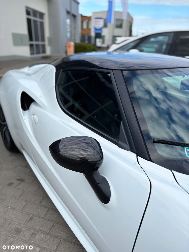 Alfa Romeo 4C - 8