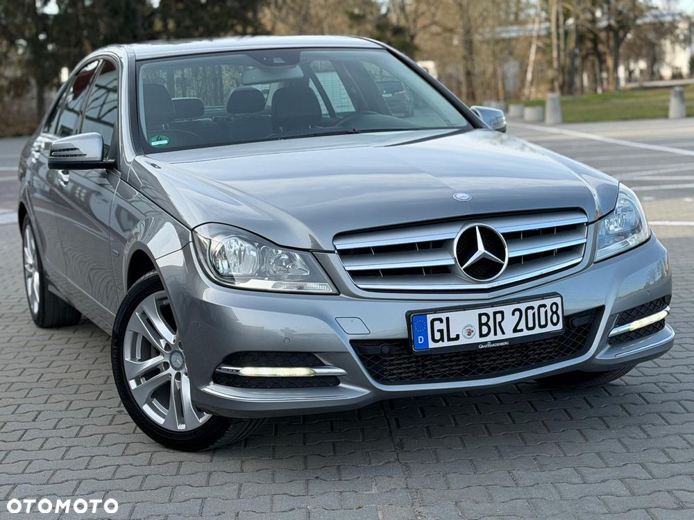 Mercedes-Benz Klasa C 180 CGI BlueEFFICIENCY Avantgarde - 9