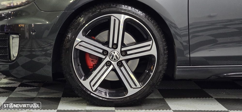 VW Golf 2.0 TDI DPF DSG GTD - 20