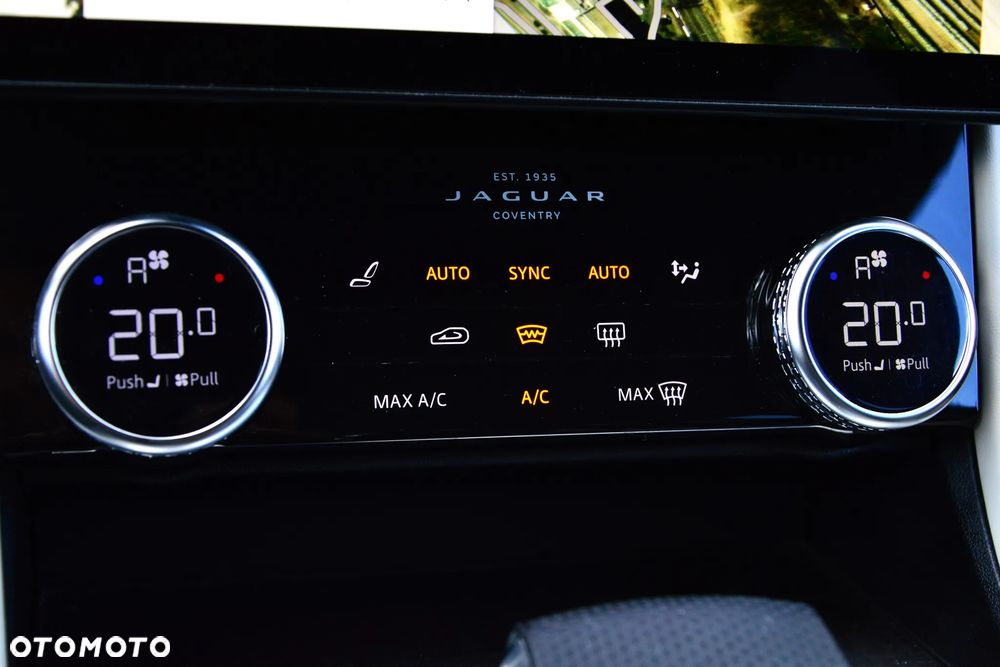 Jaguar F-Pace 5.0 V8 P550 AWD SVR - 36