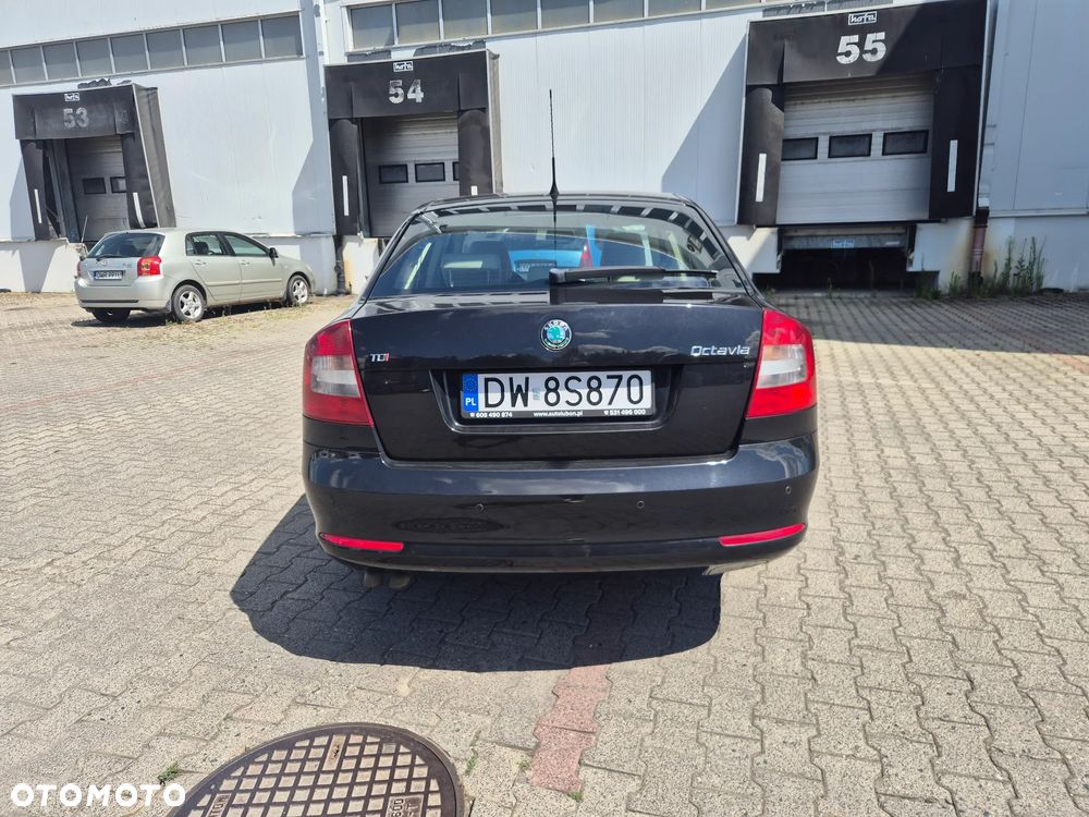 Skoda Octavia 2.0 TDI Elegance DSG - 5
