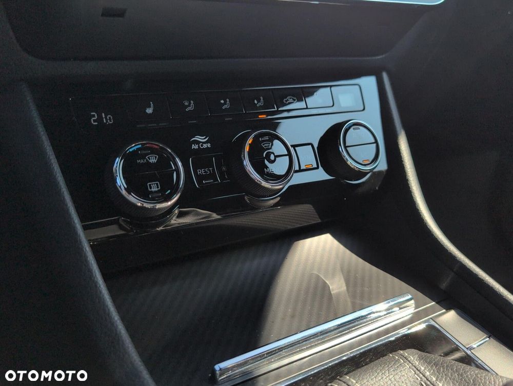 Skoda Superb 2.0 TDI SCR Sportline DSG - 39