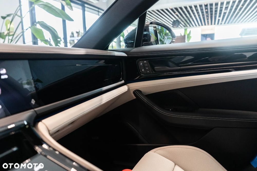 Porsche Panamera 4S E-Hybrid PHEV - 27