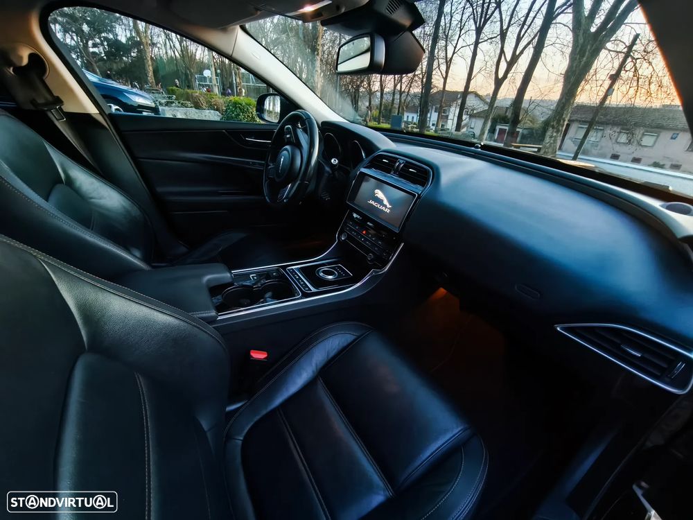 Jaguar XE 2.0 D Prestige Aut. - 8