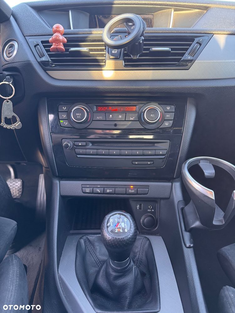 BMW X1 sDrive18d - 11