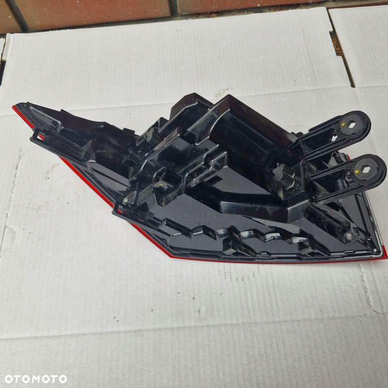Skoda ENYAQ Lampa Tylna Prawa 5LA945208C - 9